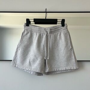 Artizia TNA Cozy Fleece Boyfriend 5” Sweatshort